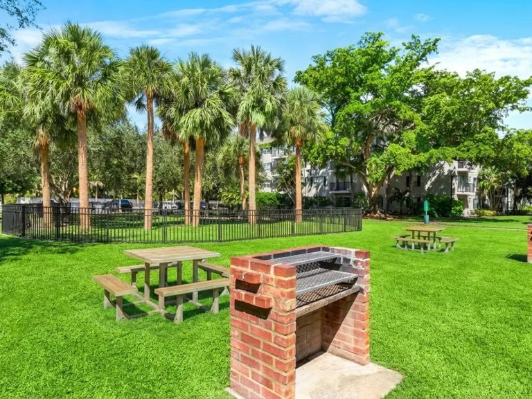 Plantation Gardens apartments in Plantation, FL – photo 58
