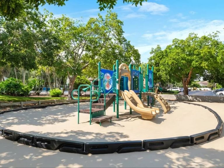 Plantation Gardens apartments in Plantation, FL – photo 60