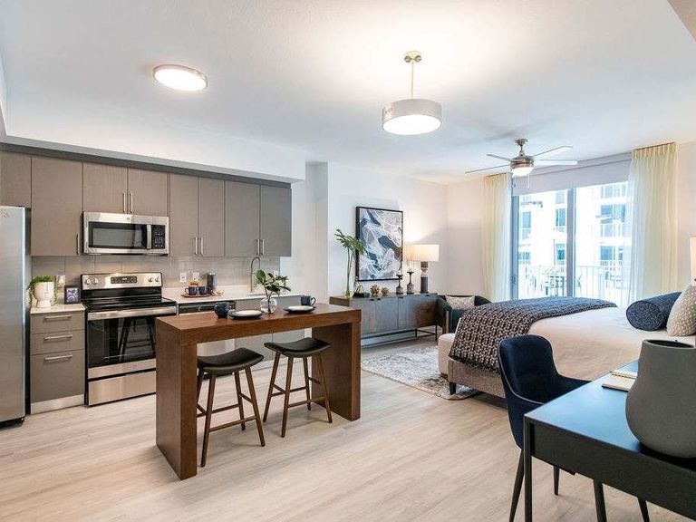 Platform 3750 Apartment Homes apartments in Coconut Grove, FL – photo 7