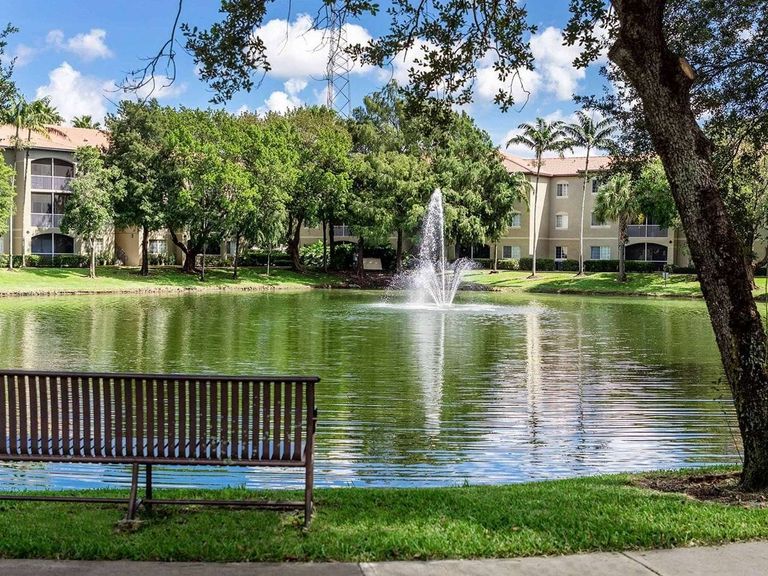 Polo Glen Apartment Homes apartments in Plantation, FL – photo 17
