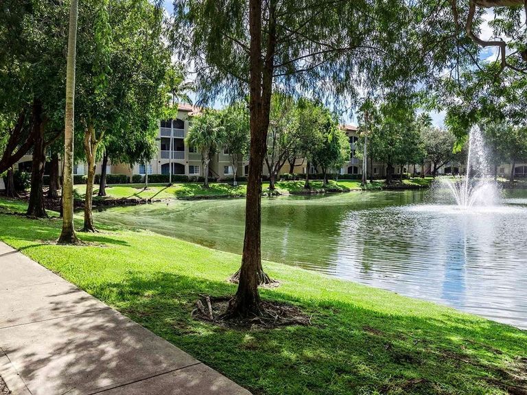 Polo Glen Apartment Homes apartments in Plantation, FL – photo 18