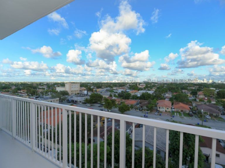 Ponce Entrance apartments in Miami, FL – photo 8