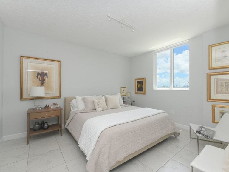 Ponce Entrance apartments in Miami, FL – photo 9