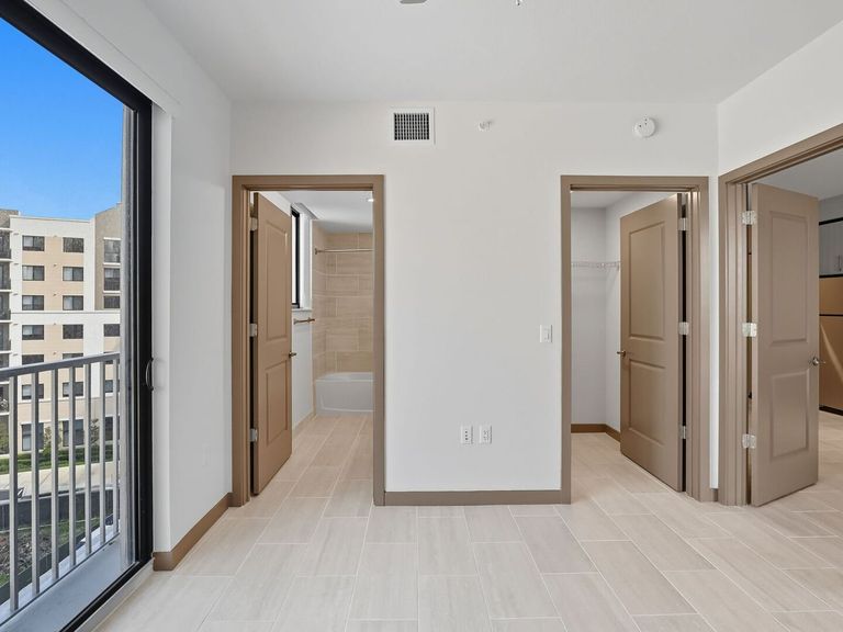Quail Roost Station apartments in Miami, FL – photo 7