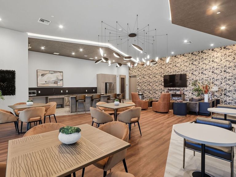 Quail Roost Station apartments in Miami, FL – photo 18