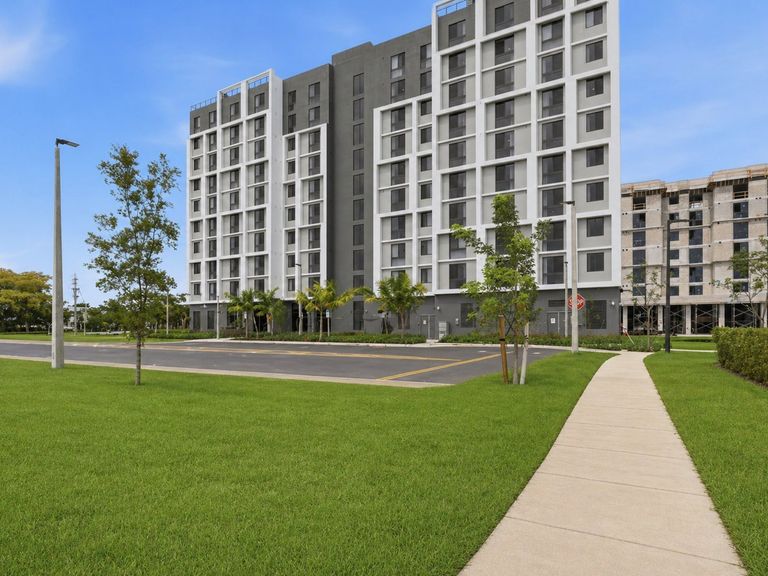 Quail Roost Station apartments in Miami, FL – photo 31