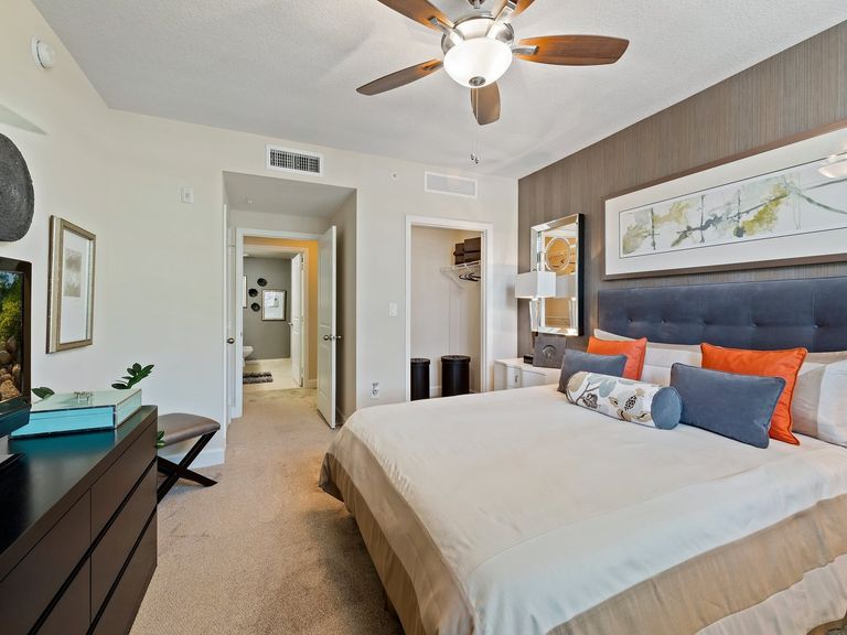 Residences at Lakehouse apartments in Miami Lakes, FL – photo 17