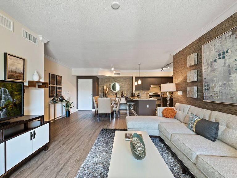 Residences at Lakehouse apartments in Miami Lakes, FL – photo 8