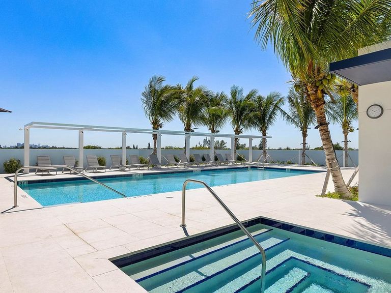 Residences at Nomi 55+ Active Adult Apartment Homes apartments in North Miami, FL – photo 7