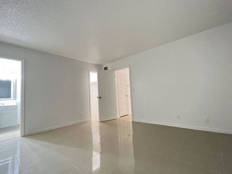 Riverside Manor apartments in Fort Lauderdale, FL – photo 13