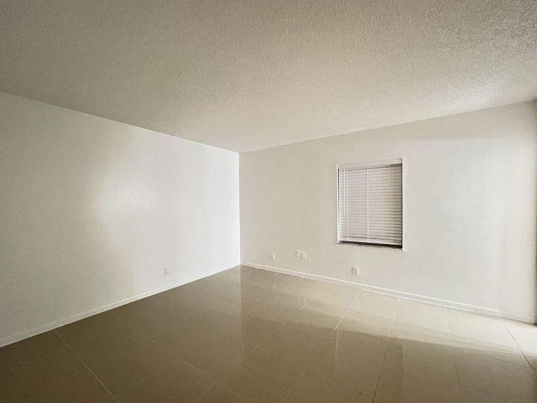 Riverside Manor apartments in Fort Lauderdale, FL – photo 8