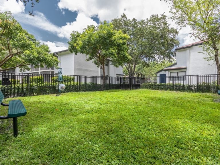 Rosemont Siena Cove apartments in Plantation, FL – photo 11