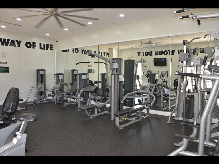 Royalton On The Green Apartments apartments in Hialeah, FL – photo 10
