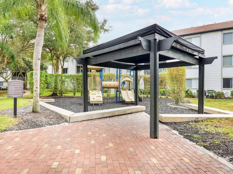 Sabal Pointe apartments in Coral Springs, FL – photo 11