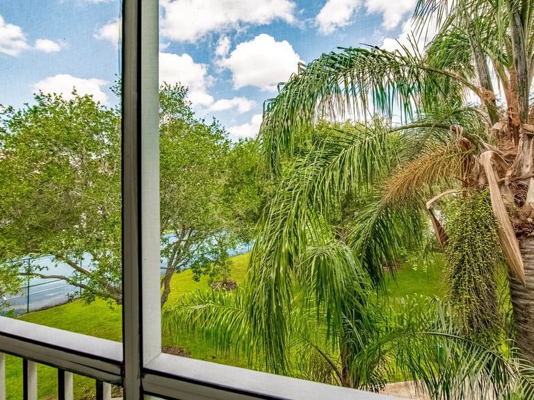 Sabal Pointe apartments in Coral Springs, FL – photo 16