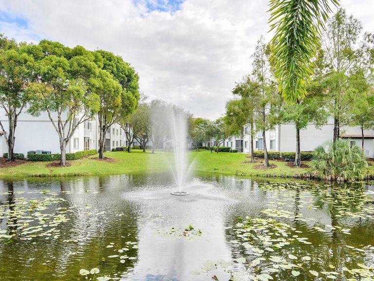 Sabal Pointe apartments in Coral Springs, FL – photo 20