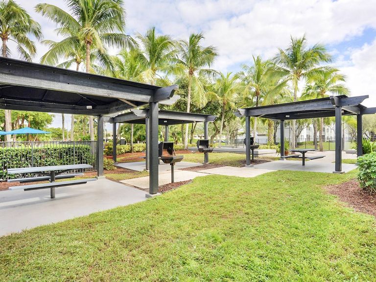 Sabal Pointe apartments in Coral Springs, FL – photo 8