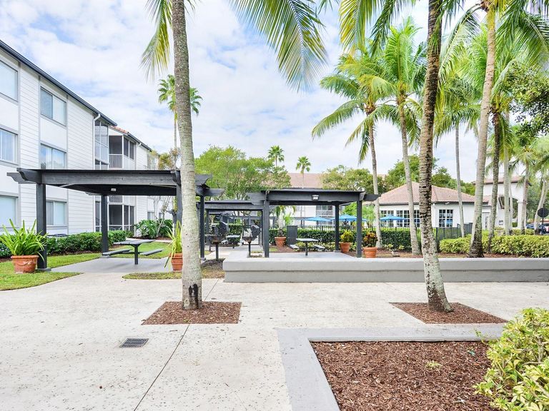 Sabal Pointe apartments in Coral Springs, FL – photo 9