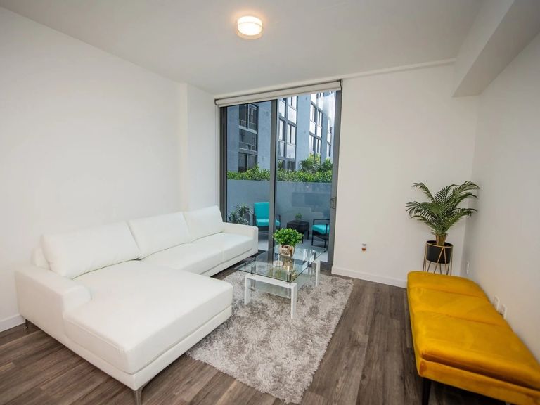 Sawyer’s Walk apartments in Miami, FL – photo 10