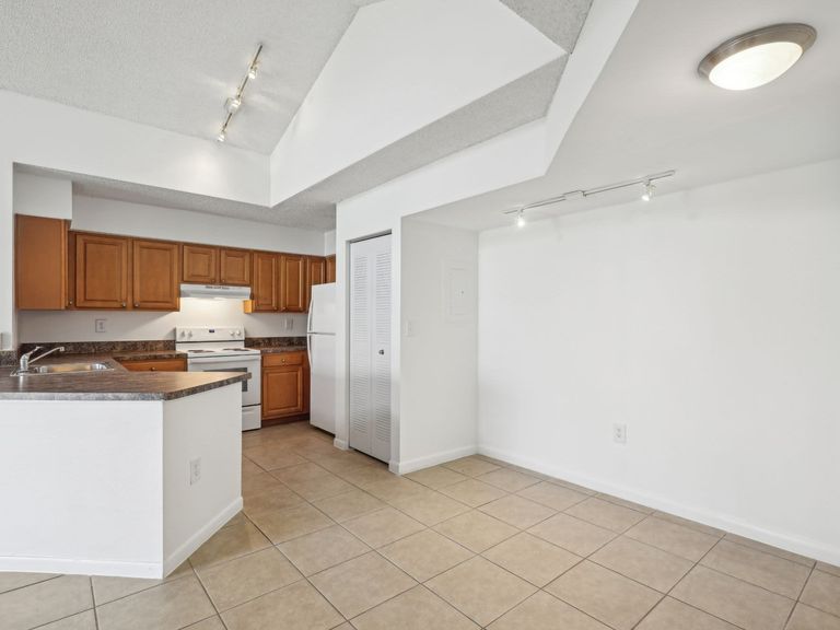 Sheridan Ocean Club Apartments apartments in Dania Beach, FL – photo 21