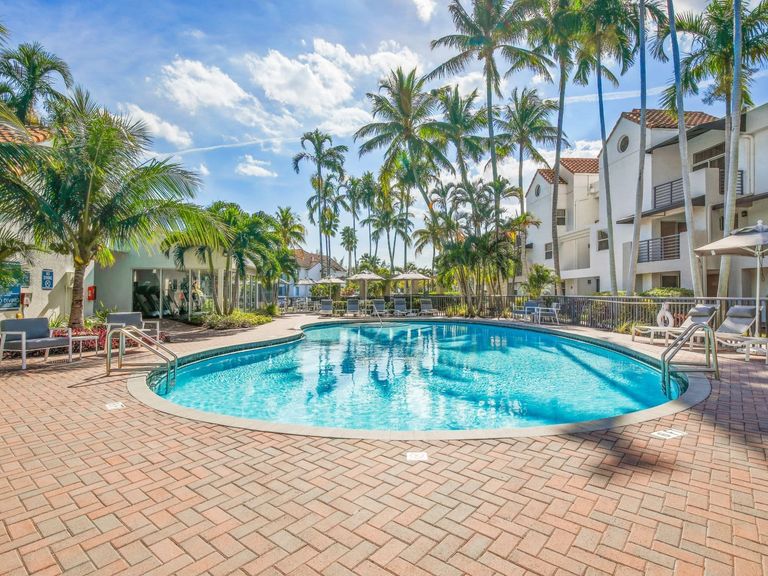 Sheridan Ocean Club Apartments apartments in Dania Beach, FL – photo 32