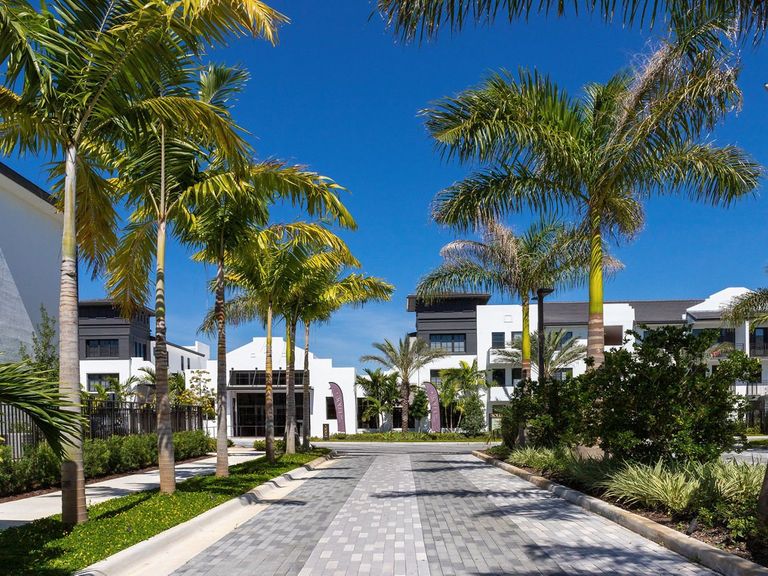 Solea at Miami Lakes apartments in Hialeah, FL – photo 11