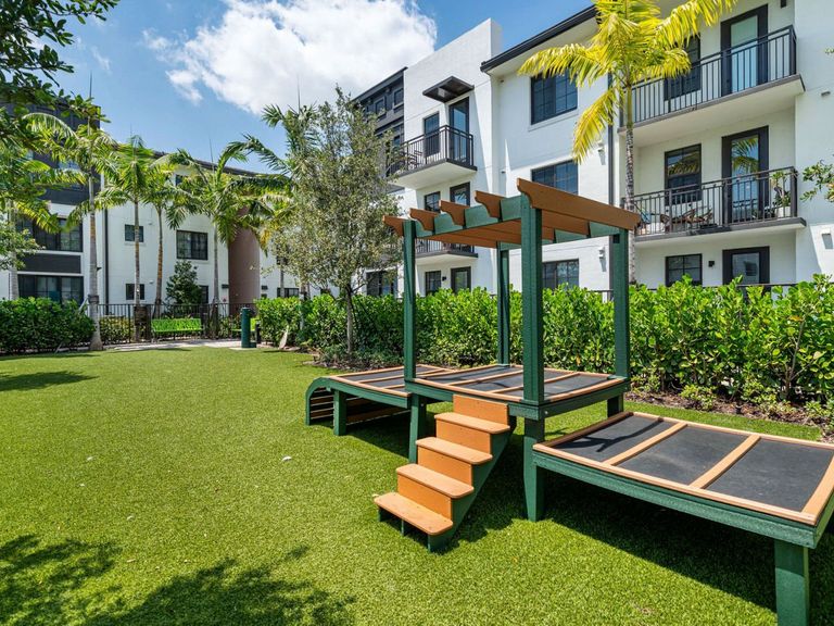 Solea at Miami Lakes apartments in Hialeah, FL – photo 22