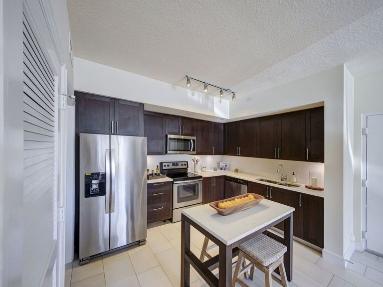 Solle Davie Luxury Apartments apartments in Davie, FL – photo 21