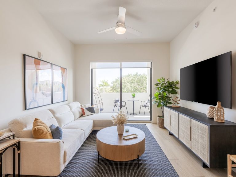 South Pointe Apartments apartments in Miami Lakes, FL – photo 9