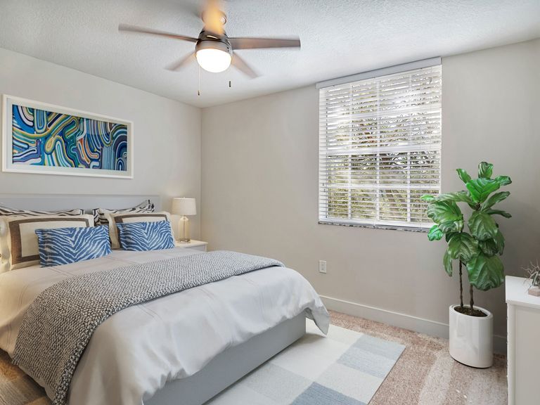 St. Tropez Apartments apartments in Miami Lakes, FL – photo 14