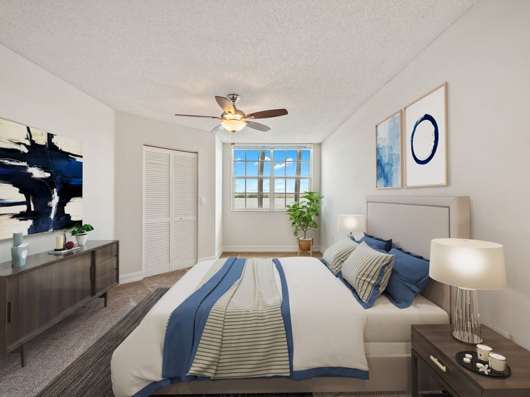 St. Tropez Apartments apartments in Miami Lakes, FL – photo 15