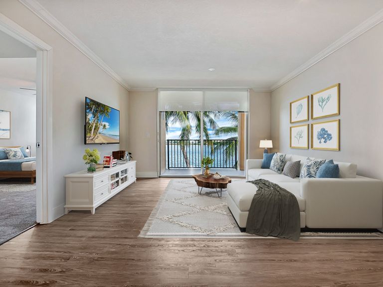 St. Tropez Apartments apartments in Miami Lakes, FL – photo 18