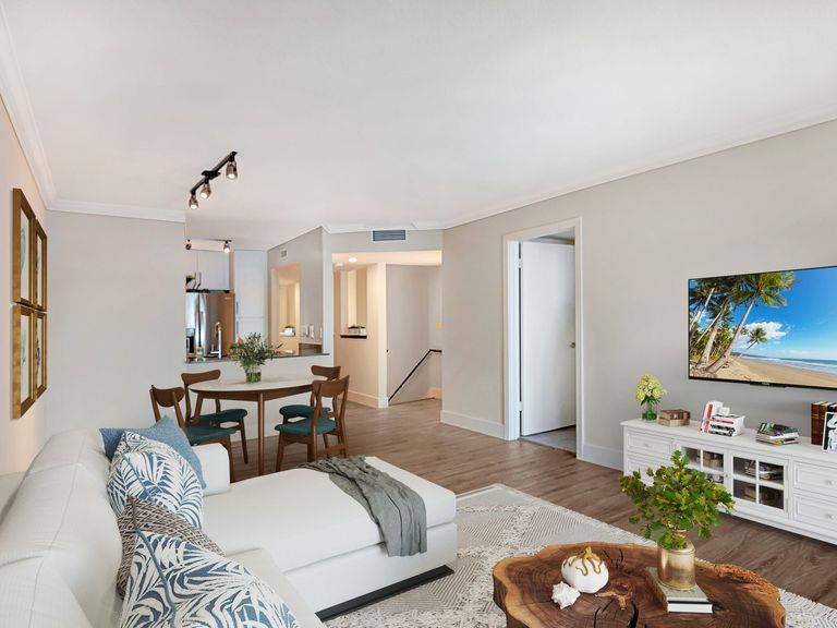 St. Tropez Apartments apartments in Miami Lakes, FL – photo 9