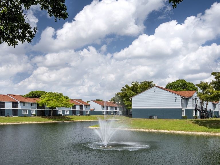 Sunny Lake Apartments apartments in Lauderhill, FL – photo 11