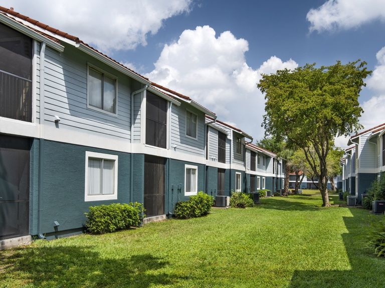 Sunny Lake Apartments apartments in Lauderhill, FL – photo 26