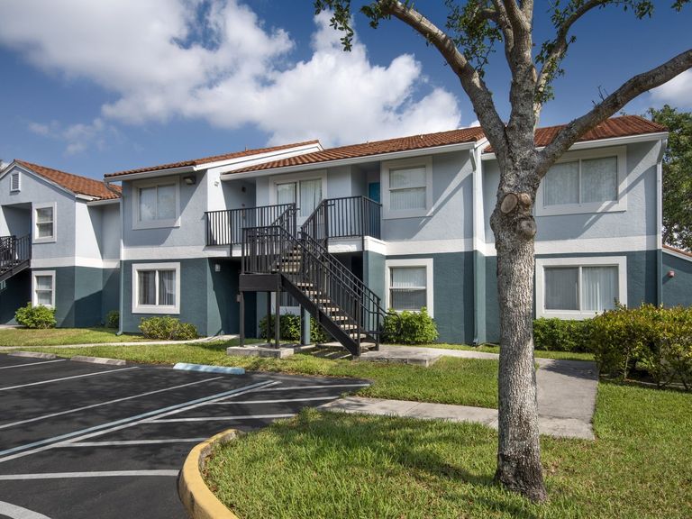 Sunny Lake Apartments apartments in Lauderhill, FL – photo 6