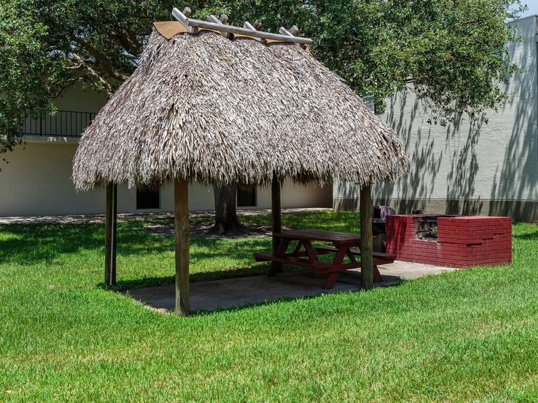Sunset Palms Apartments apartments in Hollywood, FL – photo 14