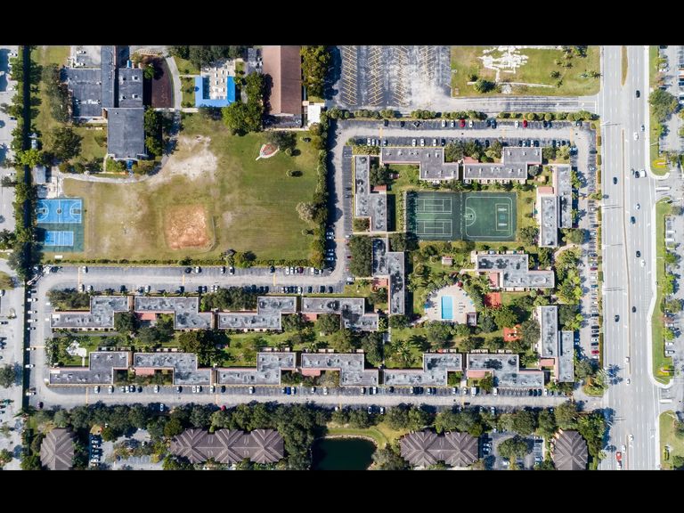 Sunset Palms Apartments apartments in Hollywood, FL – photo 20