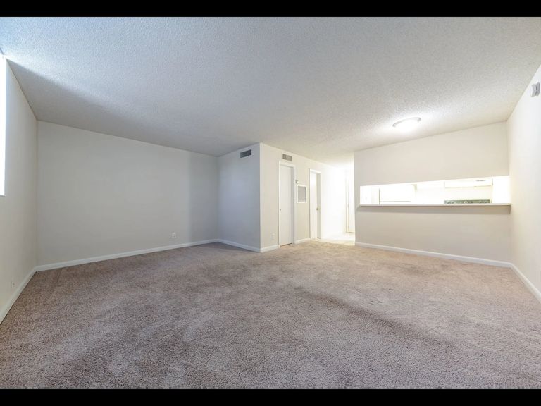 Sunset Palms Apartments apartments in Hollywood, FL – photo 29
