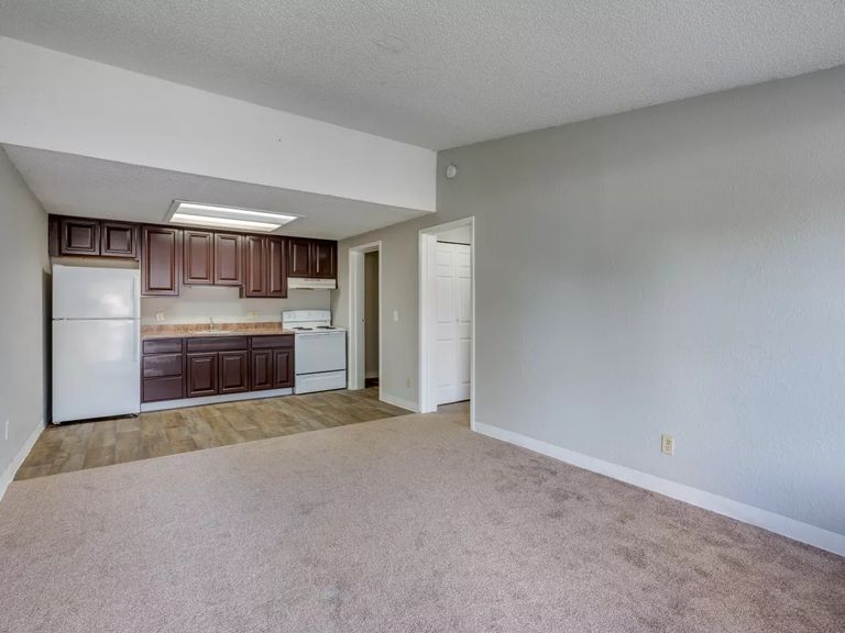 Sunset Way apartments in Miami, FL – photo 7