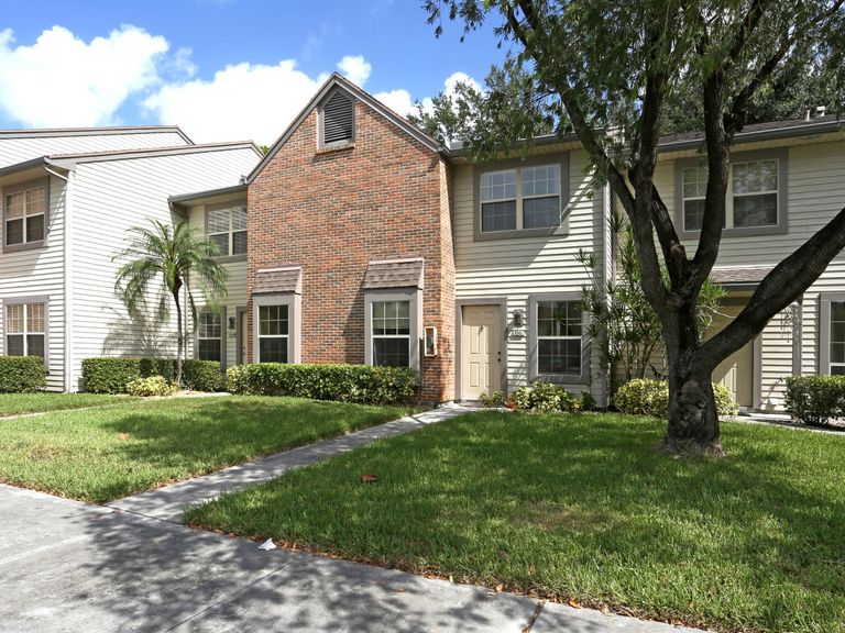 Tamarac Pointe Apartments apartments in Tamarac, FL – photo 18