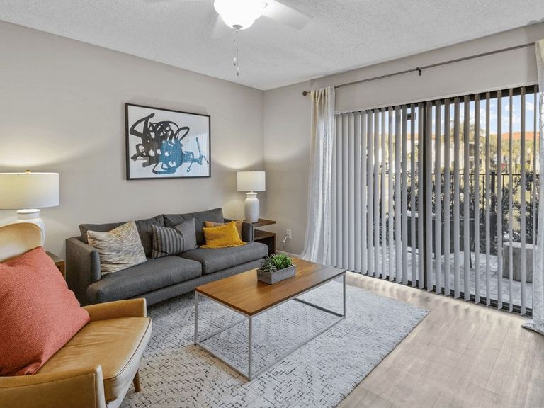 The Avant at Pembroke Pines Apartments apartments in Pembroke Pines, FL – photo 12
