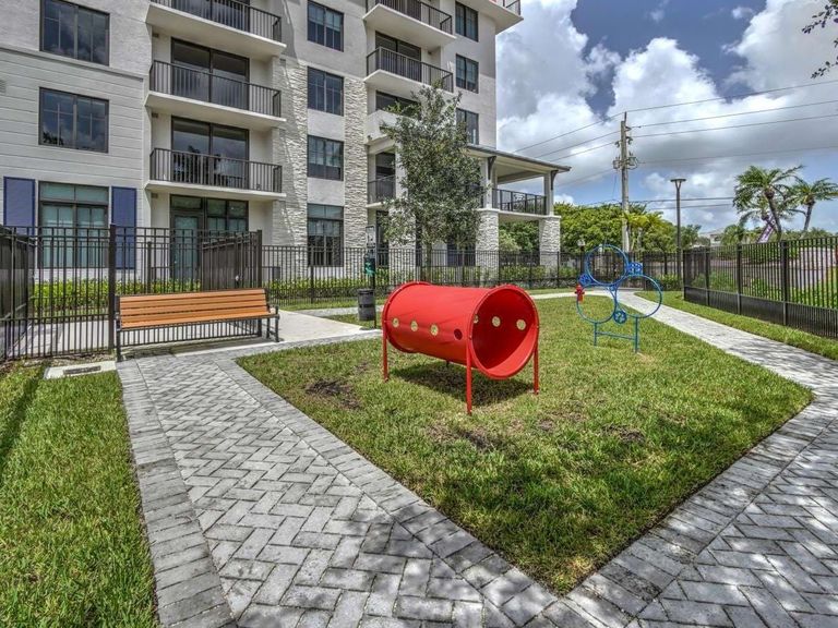 The Ellsworth apartments in Plantation, FL – photo 32