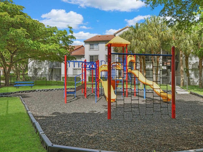 The Enclave Apartments at Waterways apartments in Deerfield Beach, FL – photo 7