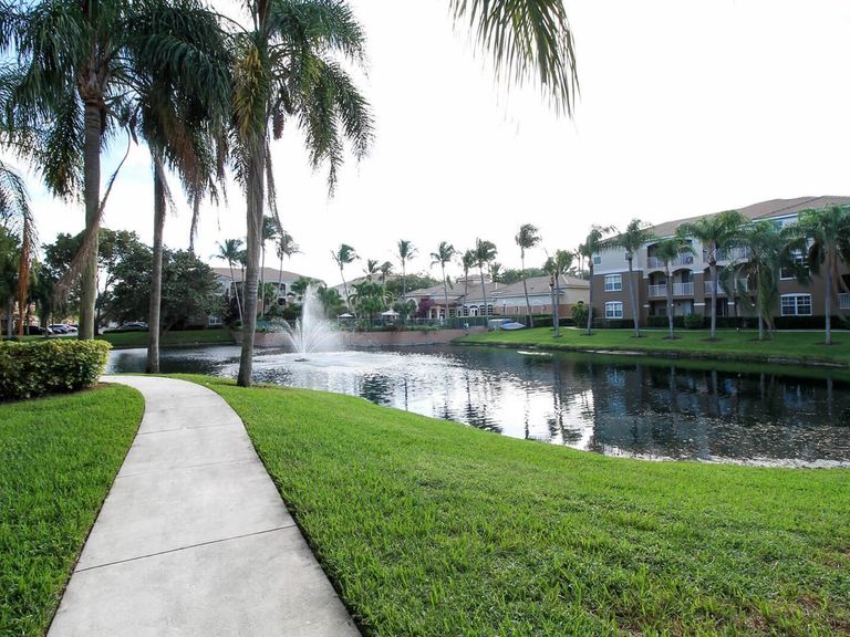 The Grove at Turtle Run apartments in Coral Springs, FL – photo 11