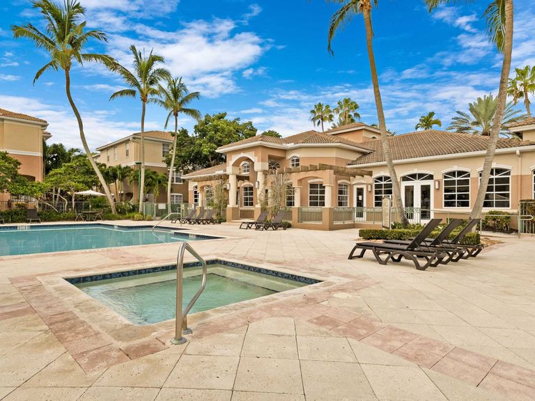 The Grove at Turtle Run apartments in Coral Springs, FL – photo 17