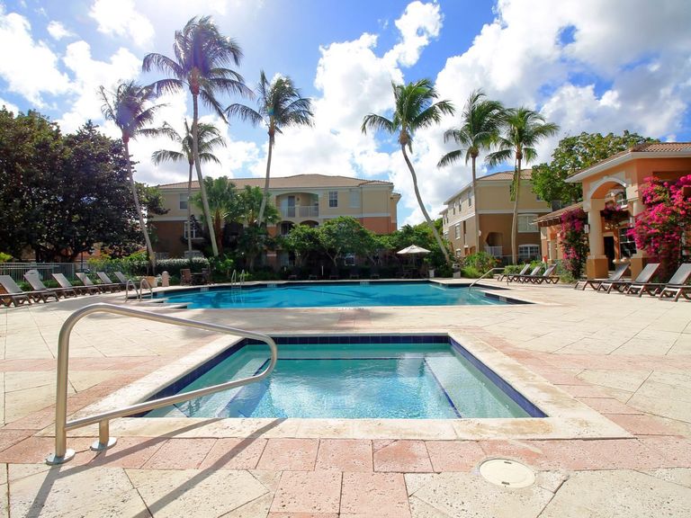 The Grove at Turtle Run apartments in Coral Springs, FL – photo 19
