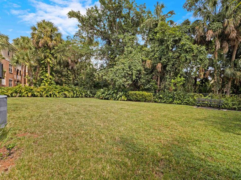 The Grove at Turtle Run apartments in Coral Springs, FL – photo 33