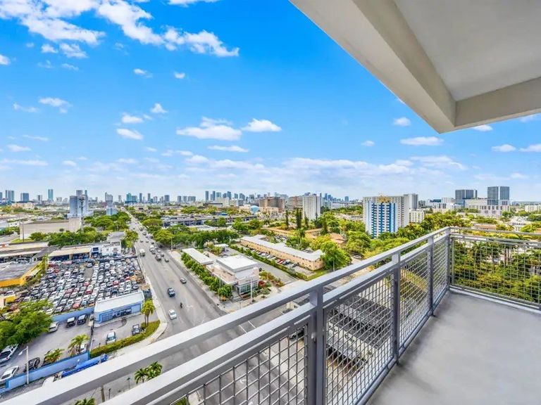 The Julia Residences apartments in Miami, FL – photo 23