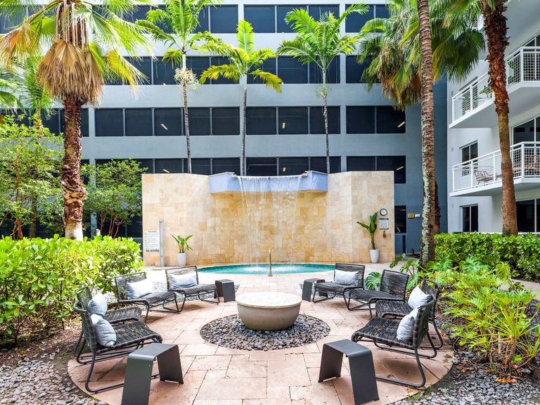 The Manor at CityPlace apartments in Doral, FL – photo 7